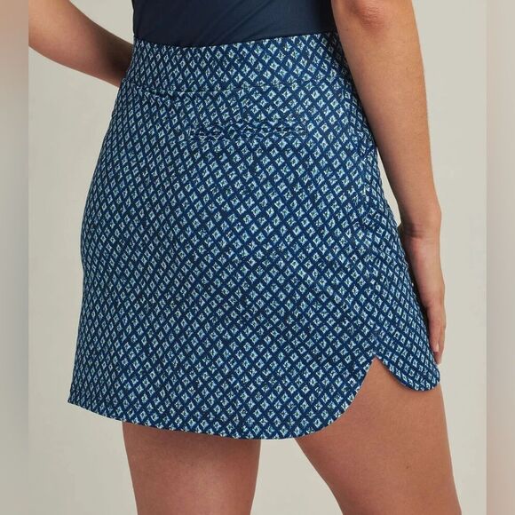 Peter Millar Ocean Ikat Alice Petal Hem Skort / Golf or Tennis / Size Small - Picture 3 of 10